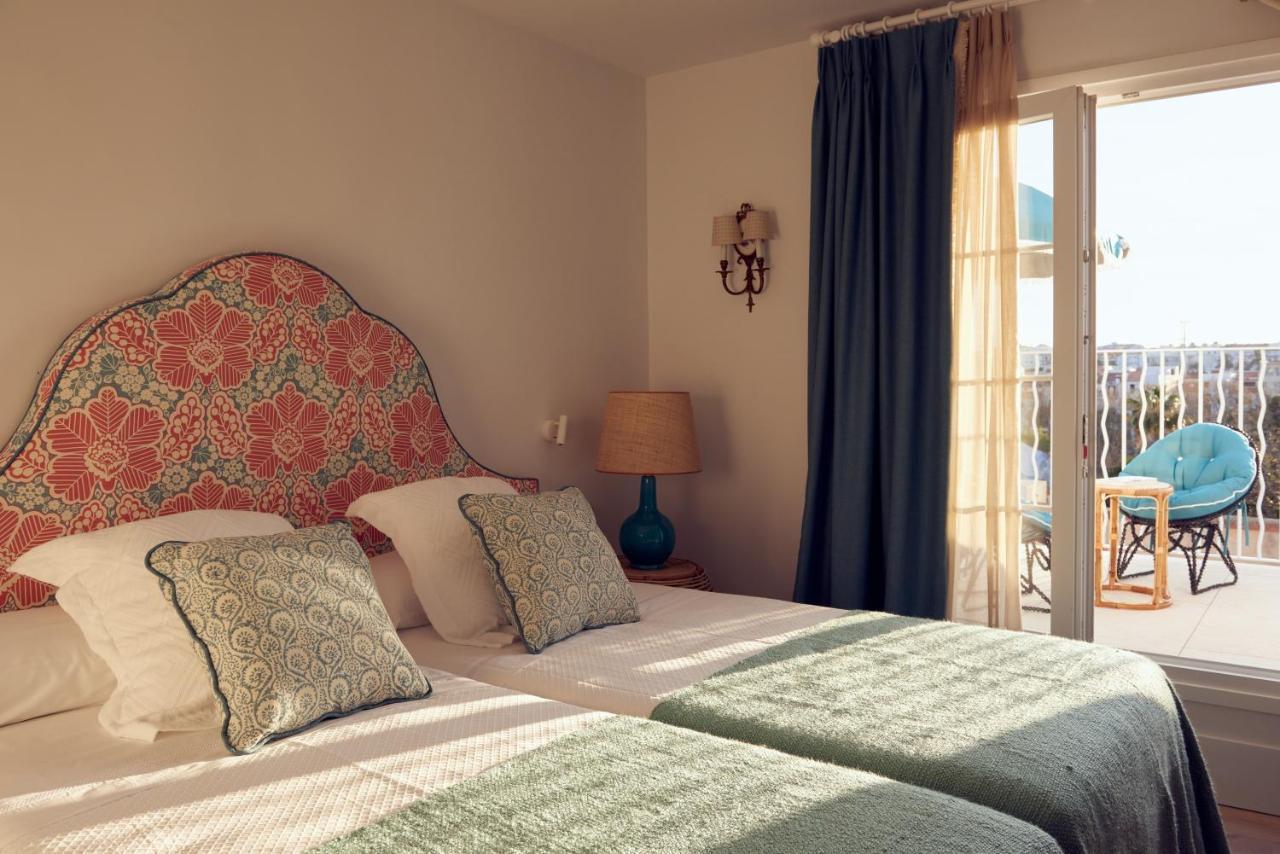 Cristine Bedfor Mahon Hotel Bagian luar foto