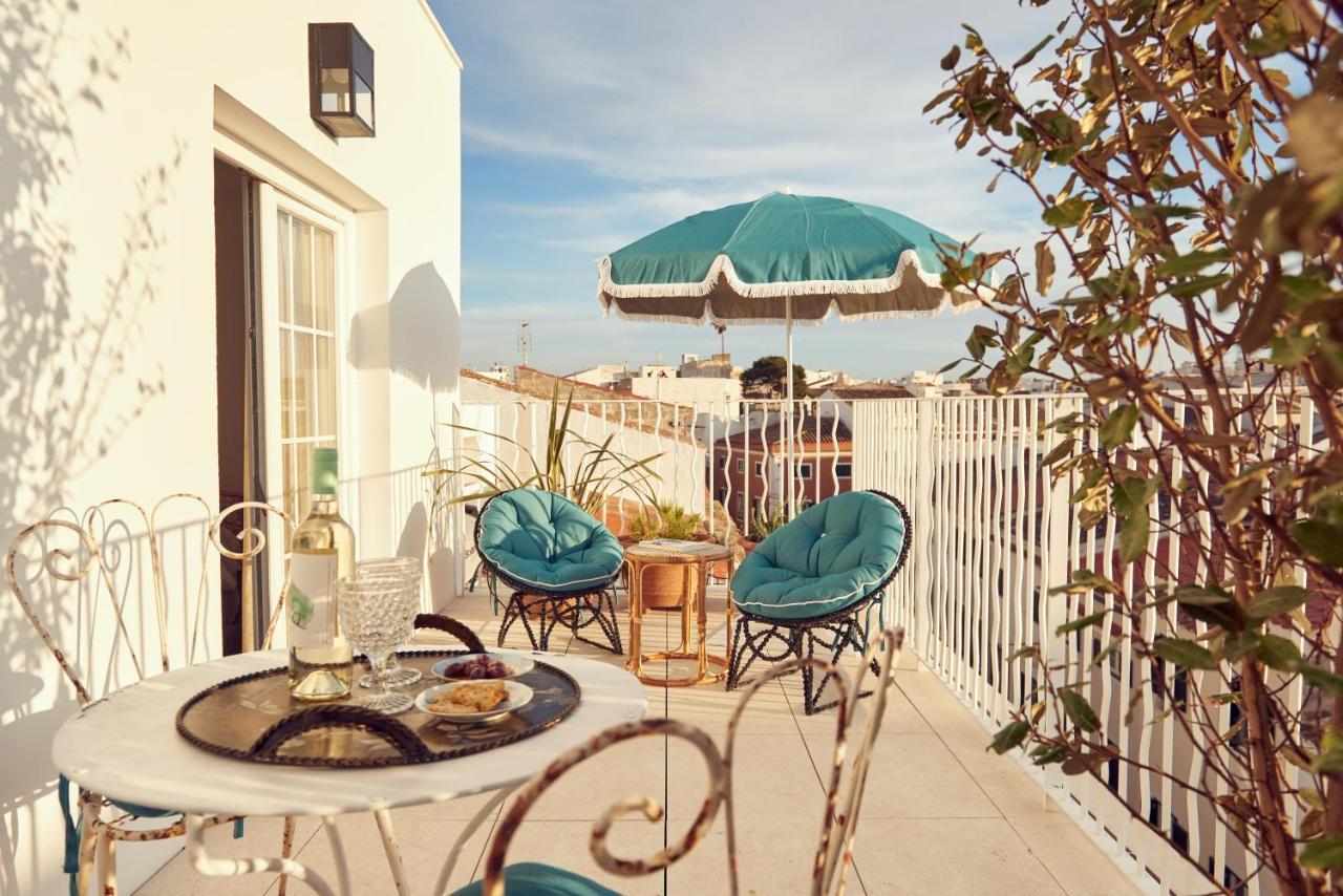 Cristine Bedfor Mahon Hotel Bagian luar foto