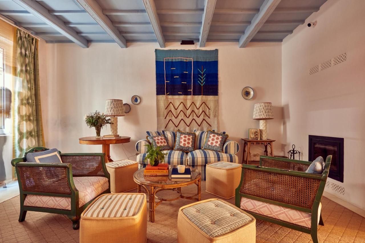 Cristine Bedfor Mahon Hotel Bagian luar foto
