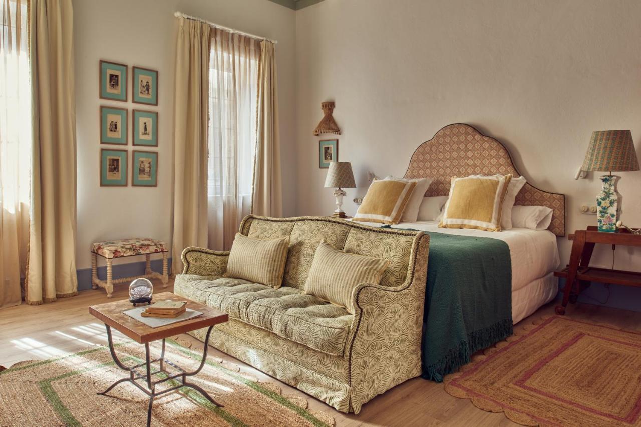 Cristine Bedfor Mahon Hotel Bagian luar foto