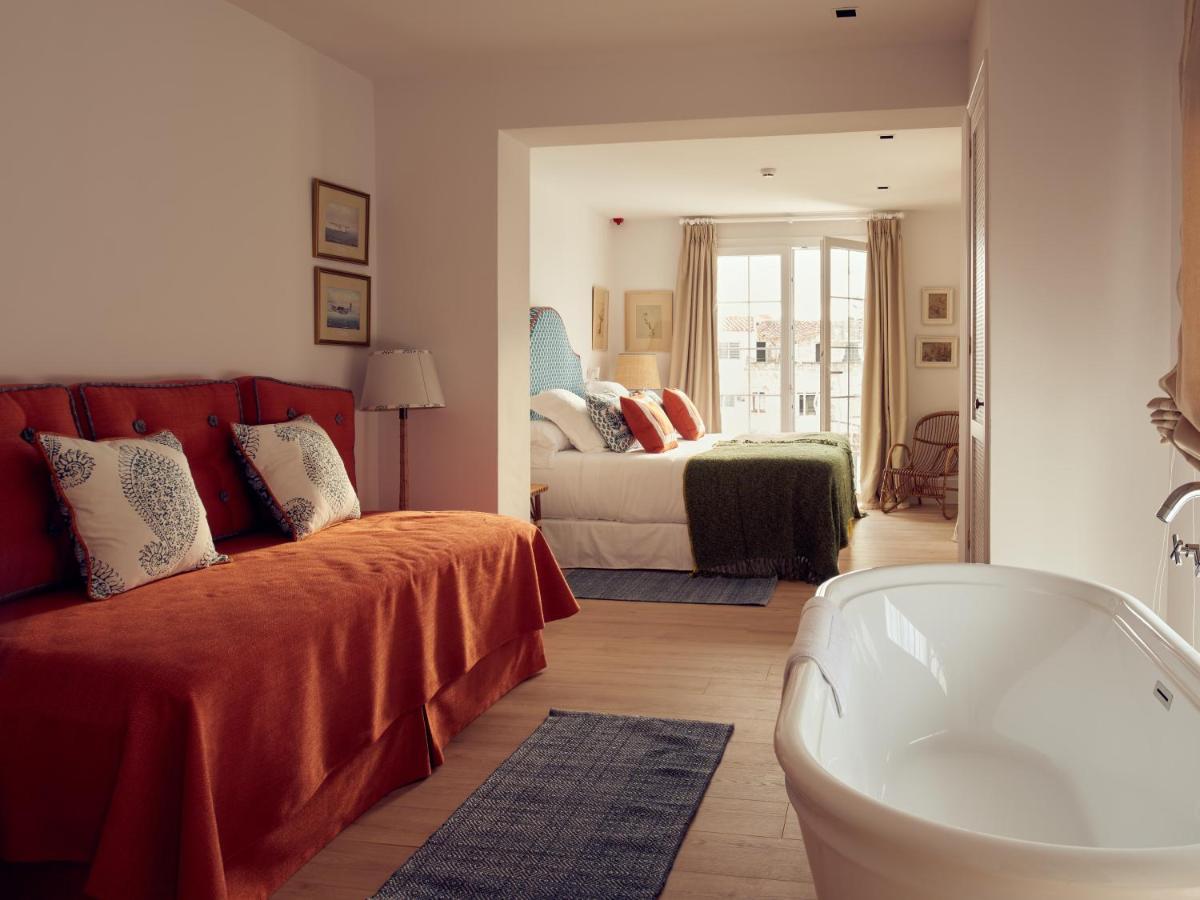 Cristine Bedfor Mahon Hotel Bagian luar foto