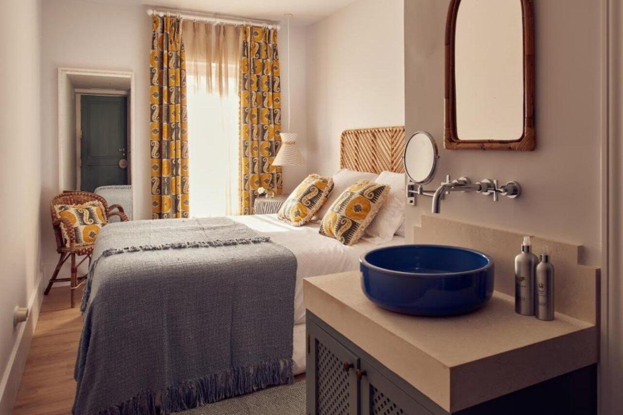 Cristine Bedfor Mahon Hotel Bagian luar foto