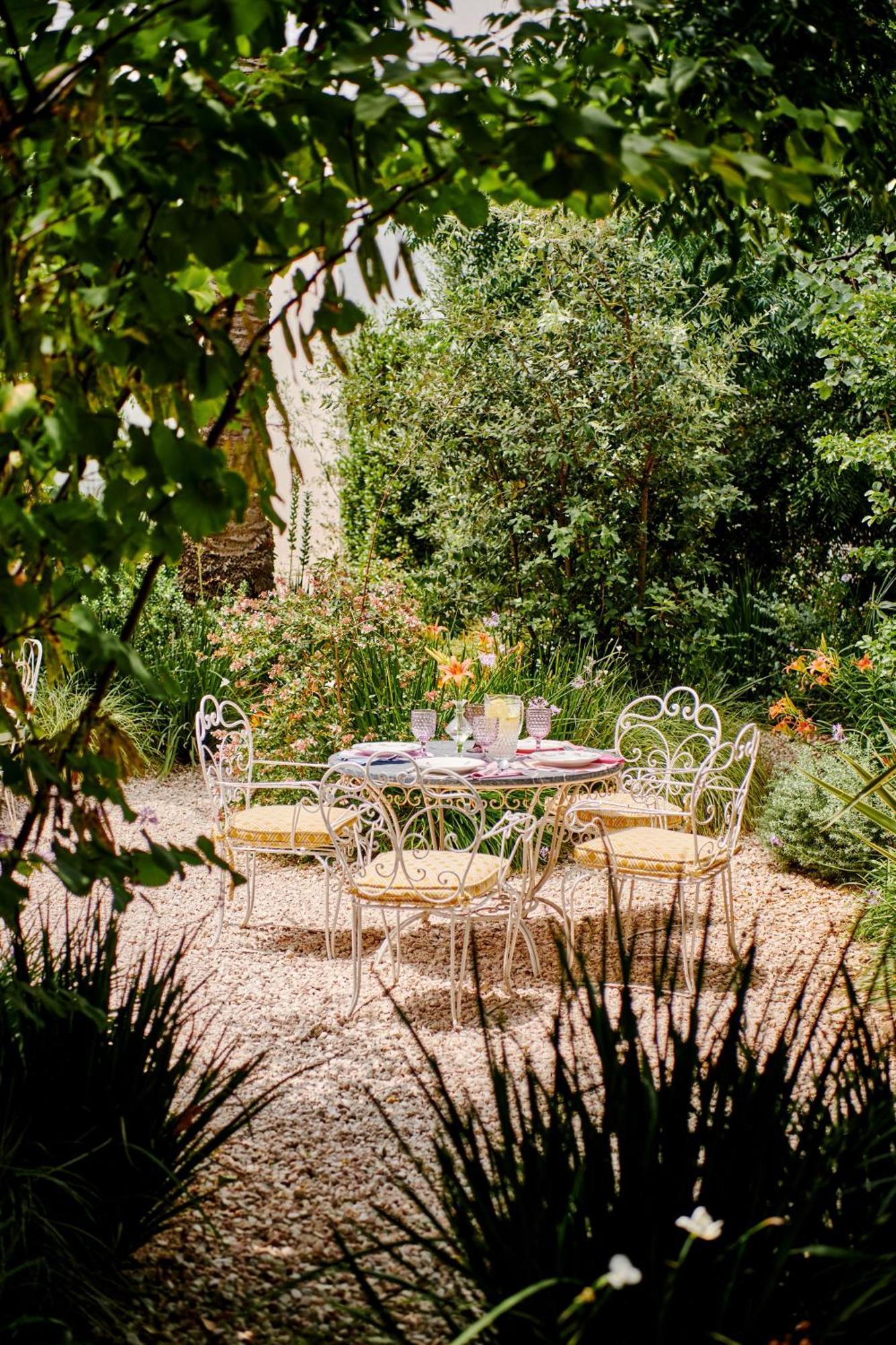 Cristine Bedfor Mahon Hotel Bagian luar foto
